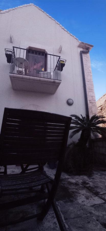 Casa Torre Di Mactheus Petraro Apartman Giovinazzo Kültér fotó